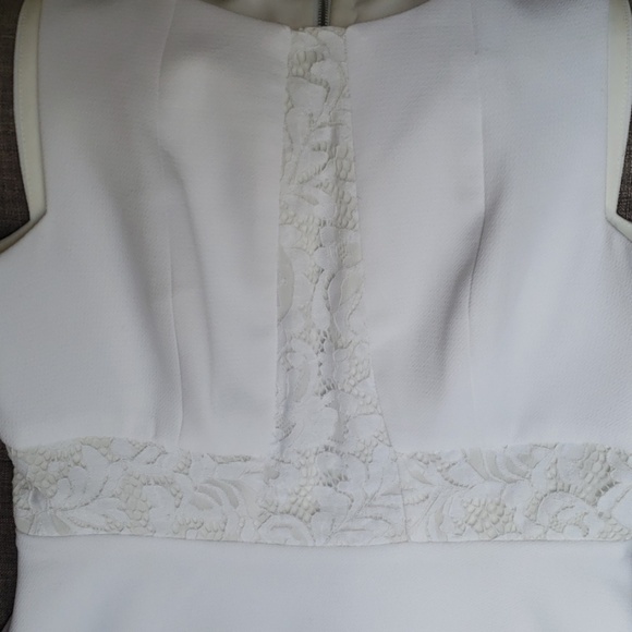 BCBG Generation White Flowy Sleeveless Dress - Picture 4 of 8